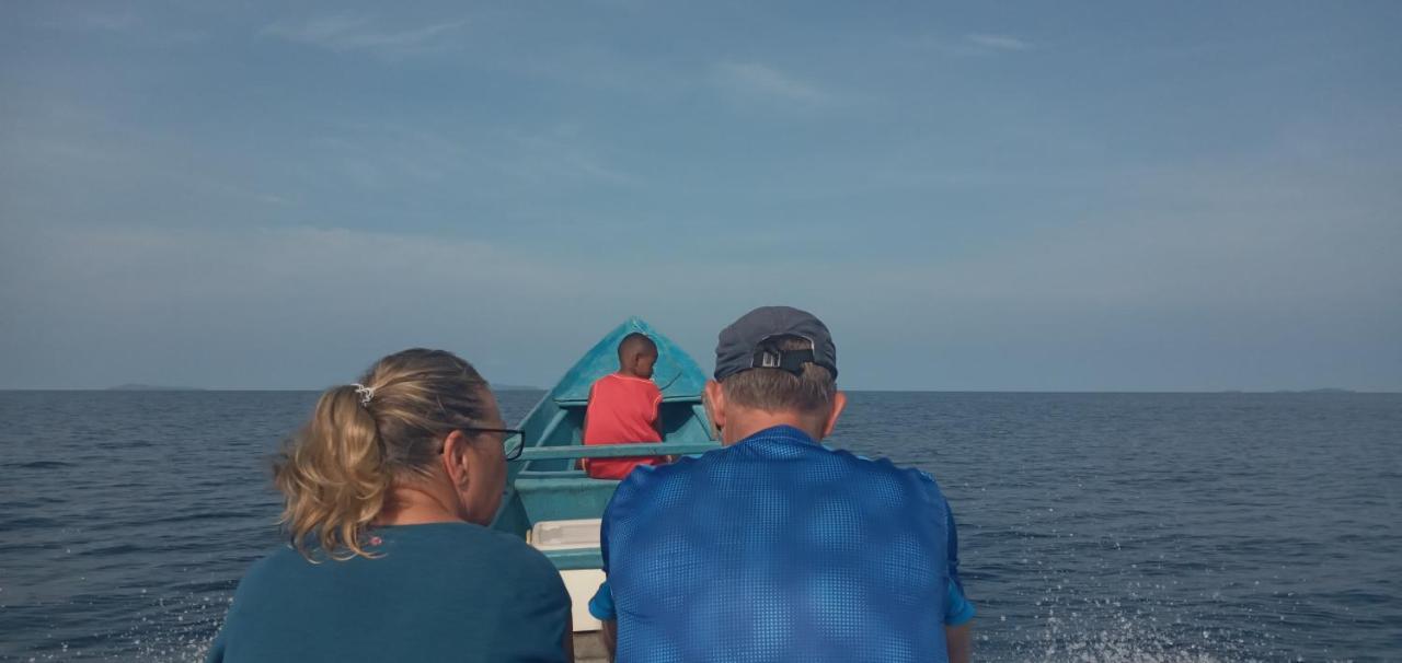 Arborek Diving Homestay R4 Besir Екстериор снимка